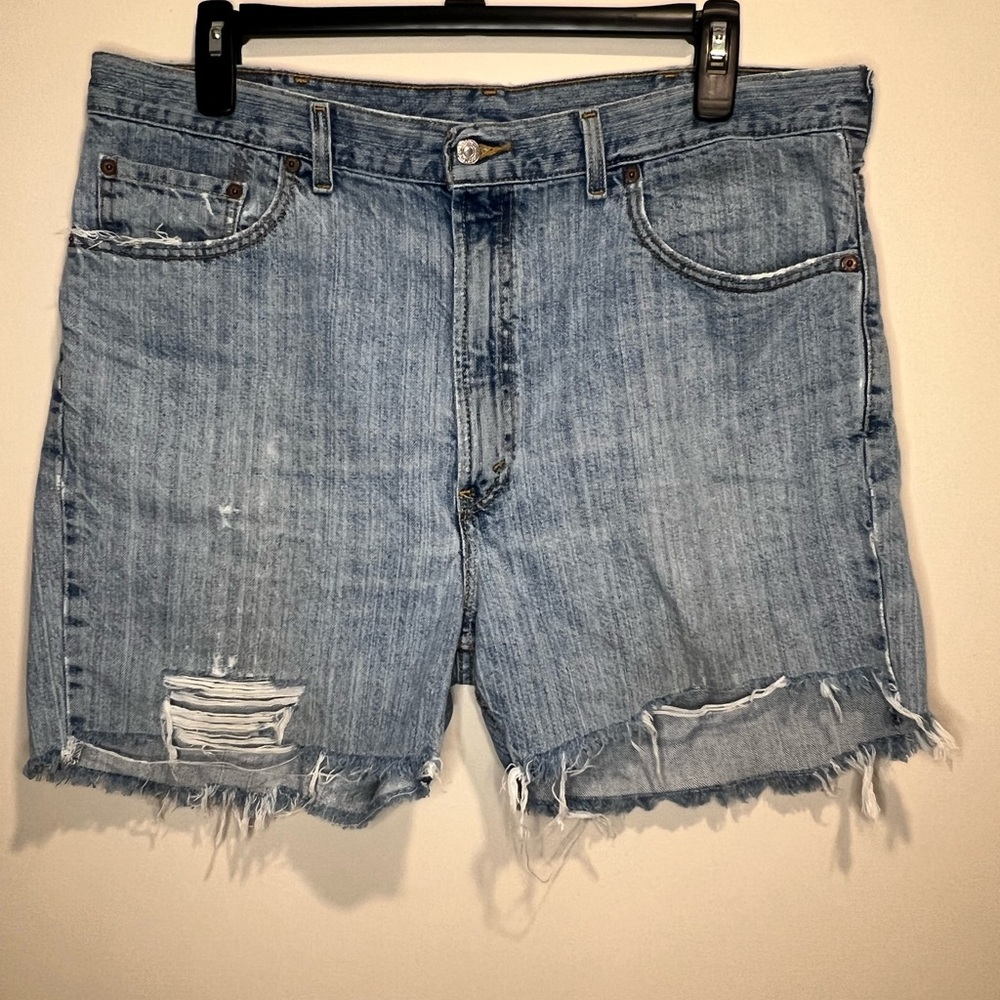 Levi’s Men’s 505 denim shorts distressed jorts size 40 inseam 5” light wash
